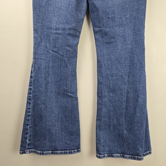 ARIYA Denim Distressed Flared Bell Bottom Jeans Boho Cowgirl Blue Women Size 11 - Picture 9 of 13